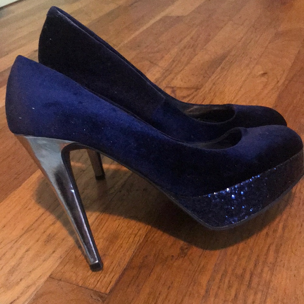 G by Guess Heels
